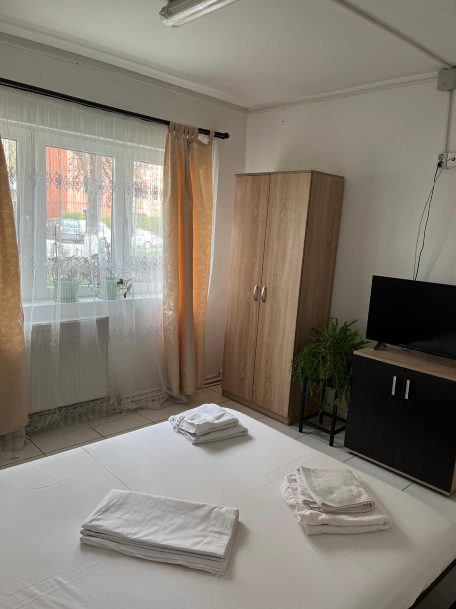 Apartament Octav Deva Exterior photo